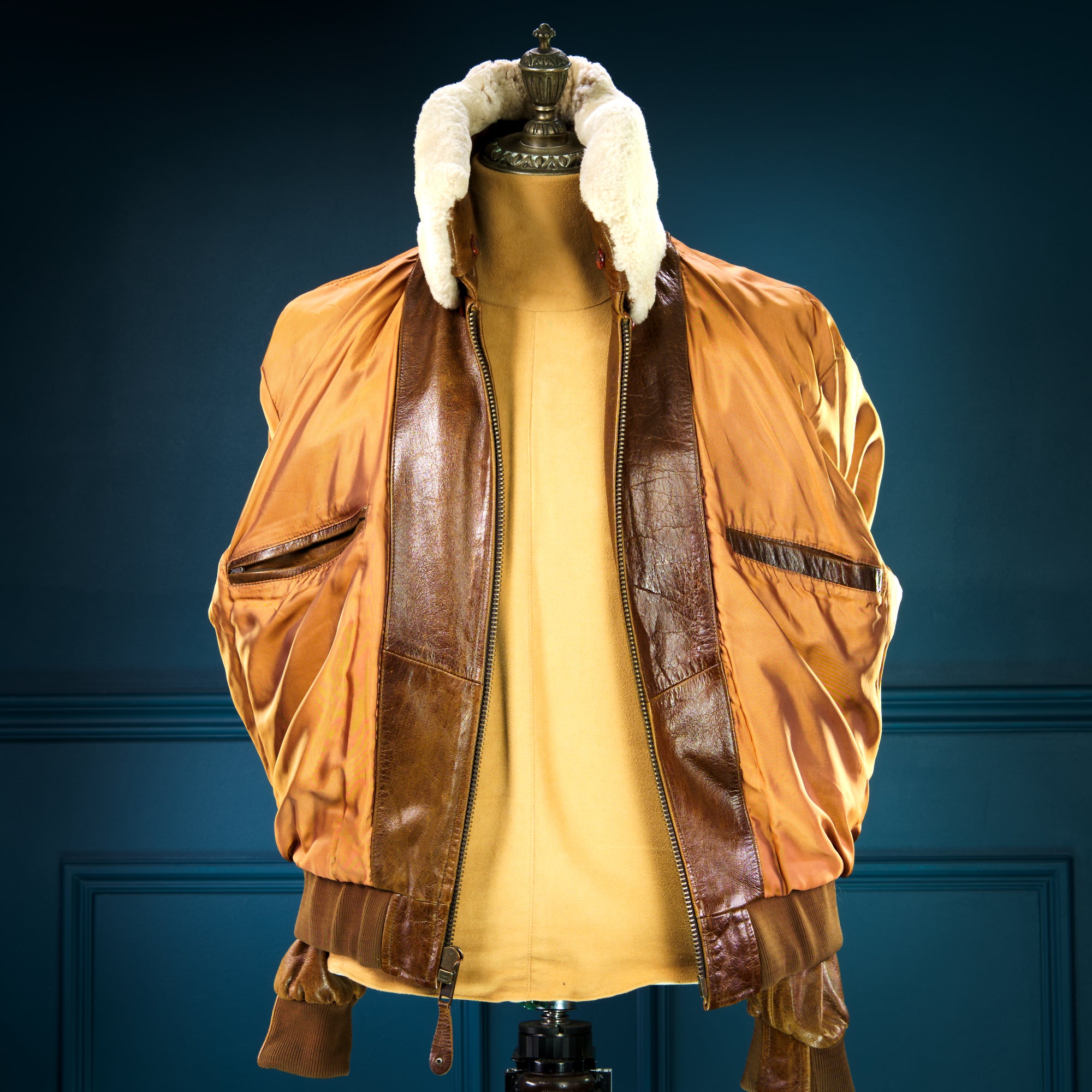 Vintage 90s German Buffalo Flight Bomber Aviator Leather Jacket Fur Collar “M”