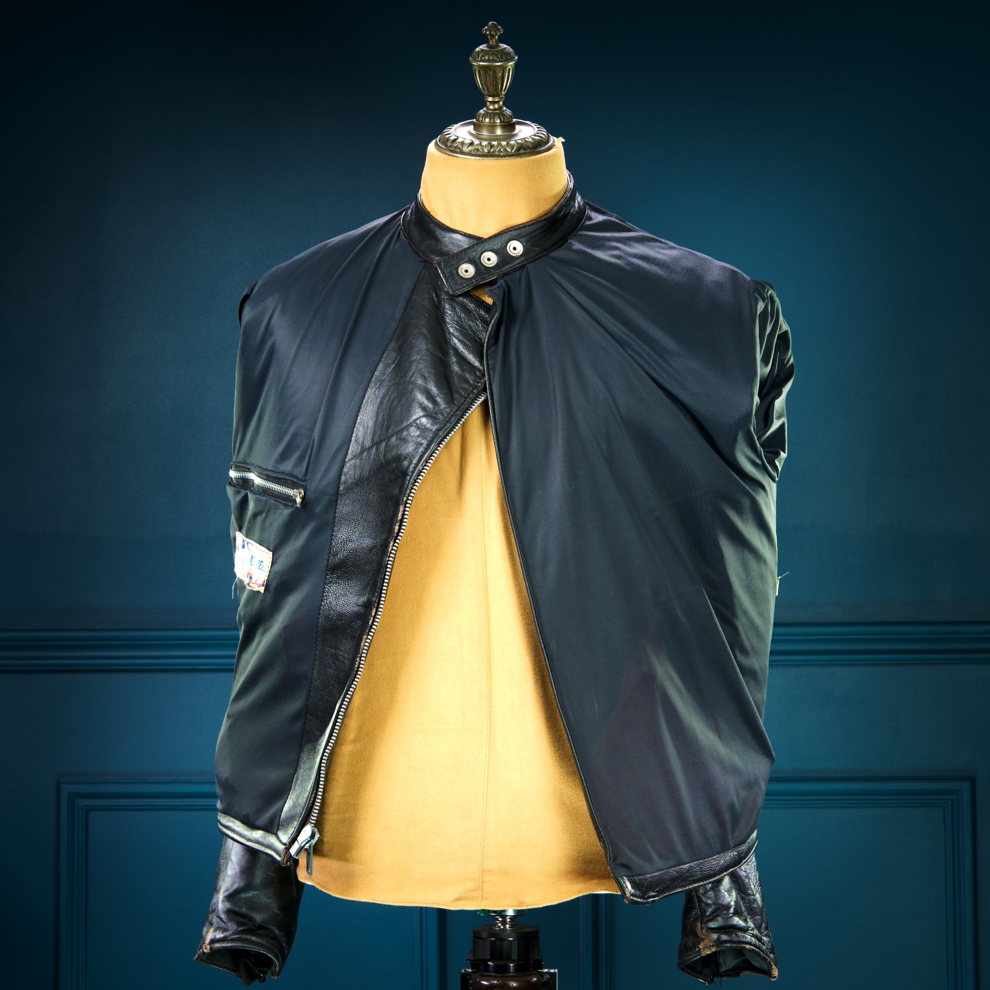 Vintage 1970s TT Leathers British Sheepskin Black Racer Biker Leather Jacket “M”