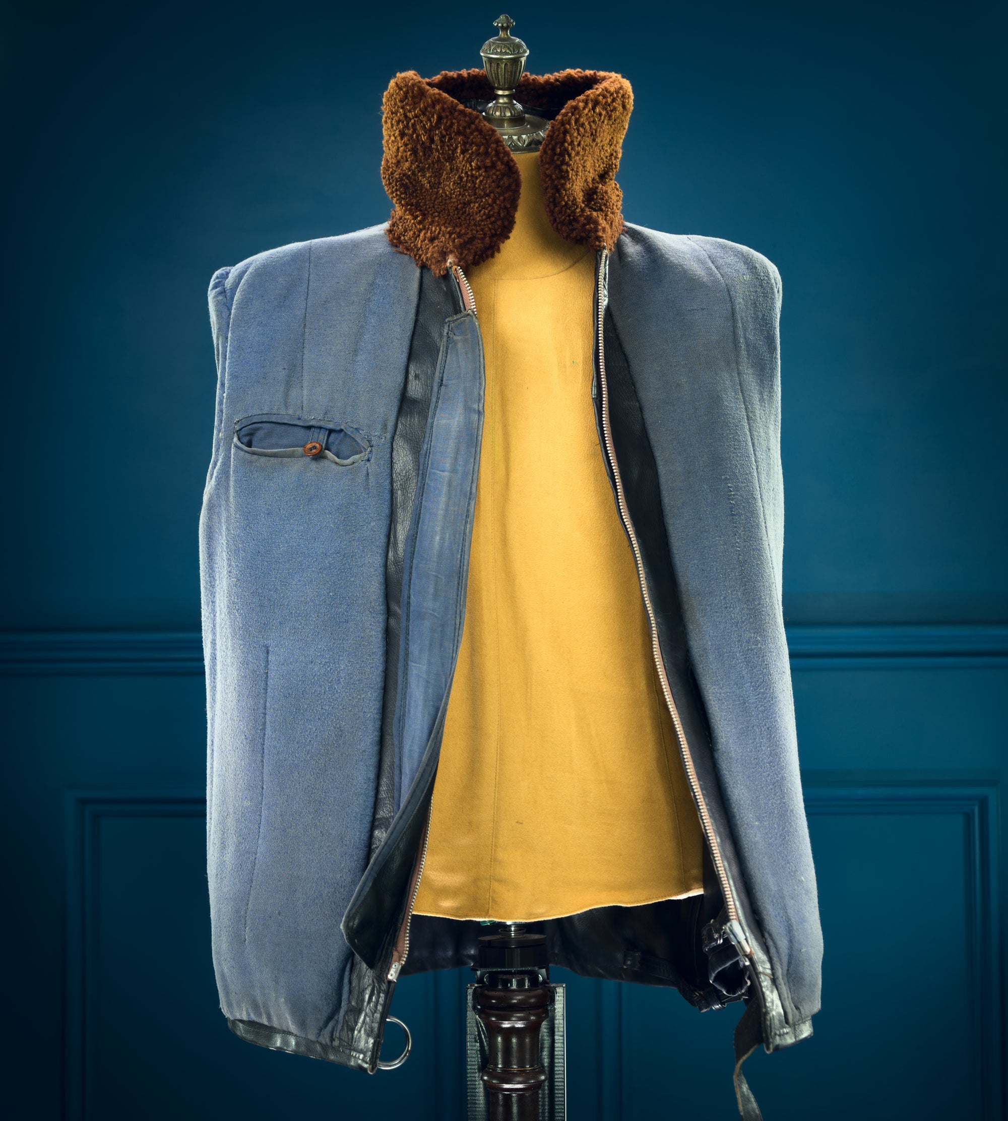 Vintage 1950s Cold War Czech Flight Aviator Bomber Leather Jacket Fur Collar “L”