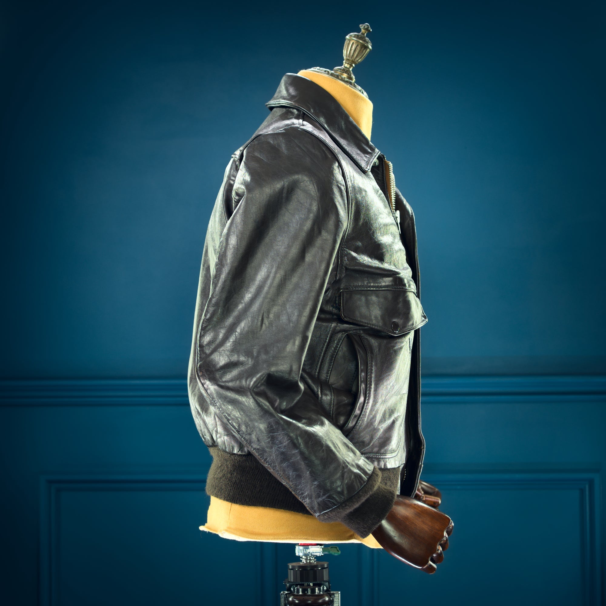 Vintage 1970s Schott IS-674-MS Steerhide A2 Flight Bomber Leather Jacket “M”