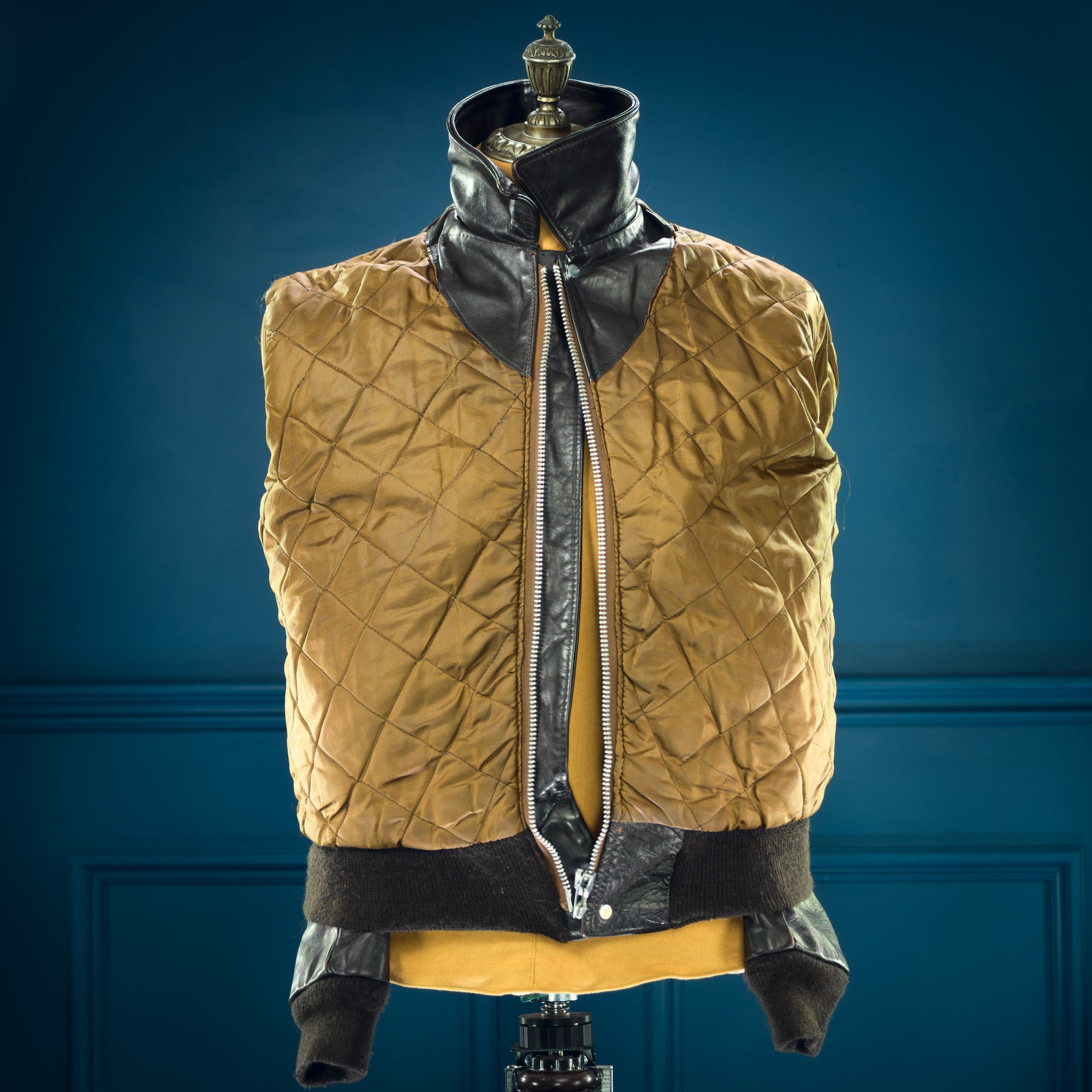 Vintage 1970s Schott IS-674-MS Steerhide A2 Flight Bomber Leather Jacket “M”