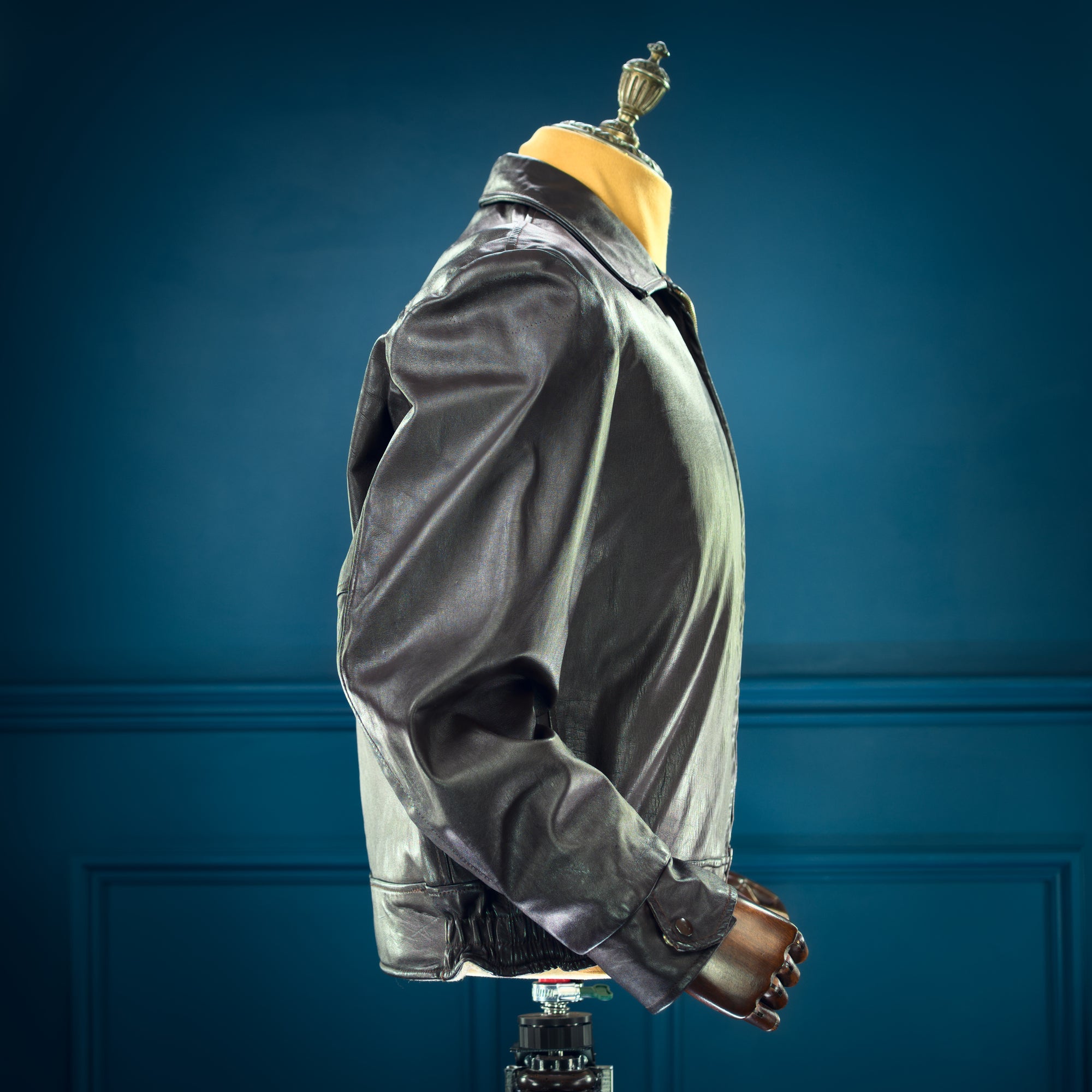 Vintage 1960s Canadian Wild Sheepskin Bomber Flight Aviator Leather Jacket “L”