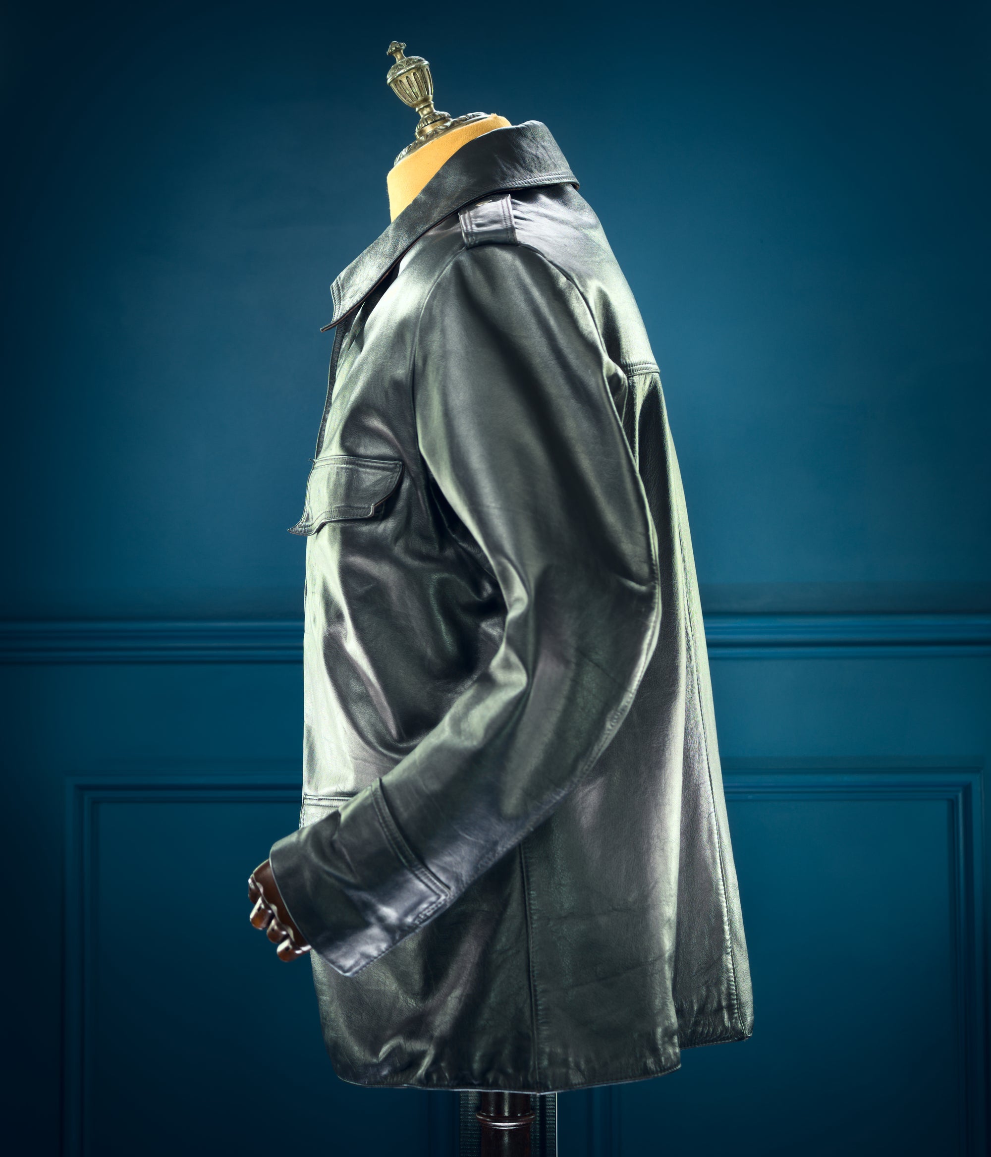 Vintage 1970s British Black Belted Biker Motorcycle Rider Leather Jacket “L”