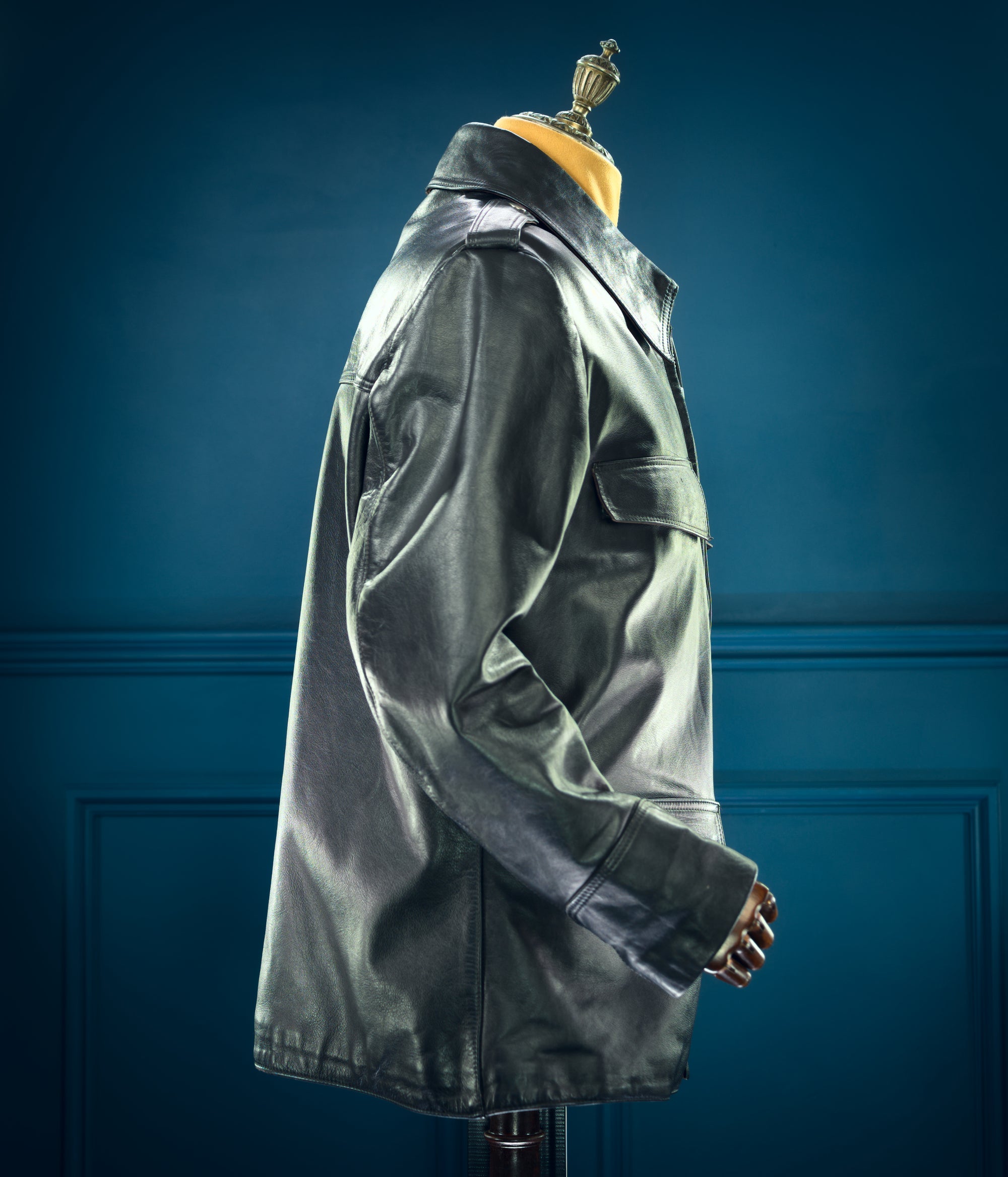 Vintage 1970s British Black Belted Biker Motorcycle Rider Leather Jacket “L”