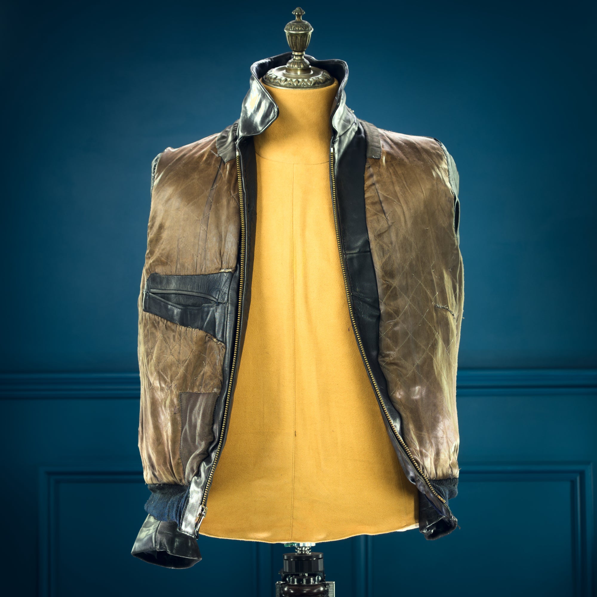 Vintage 1950s German Horsehide Black Flight Bomber Aviator Leather Jacket “M”