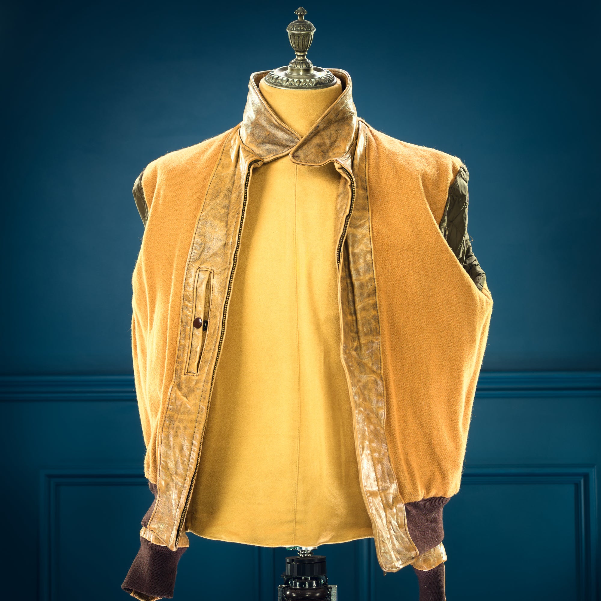 Vintage 1980s American Steerhide Flight Bomber Aviator Leather Jacket “M”