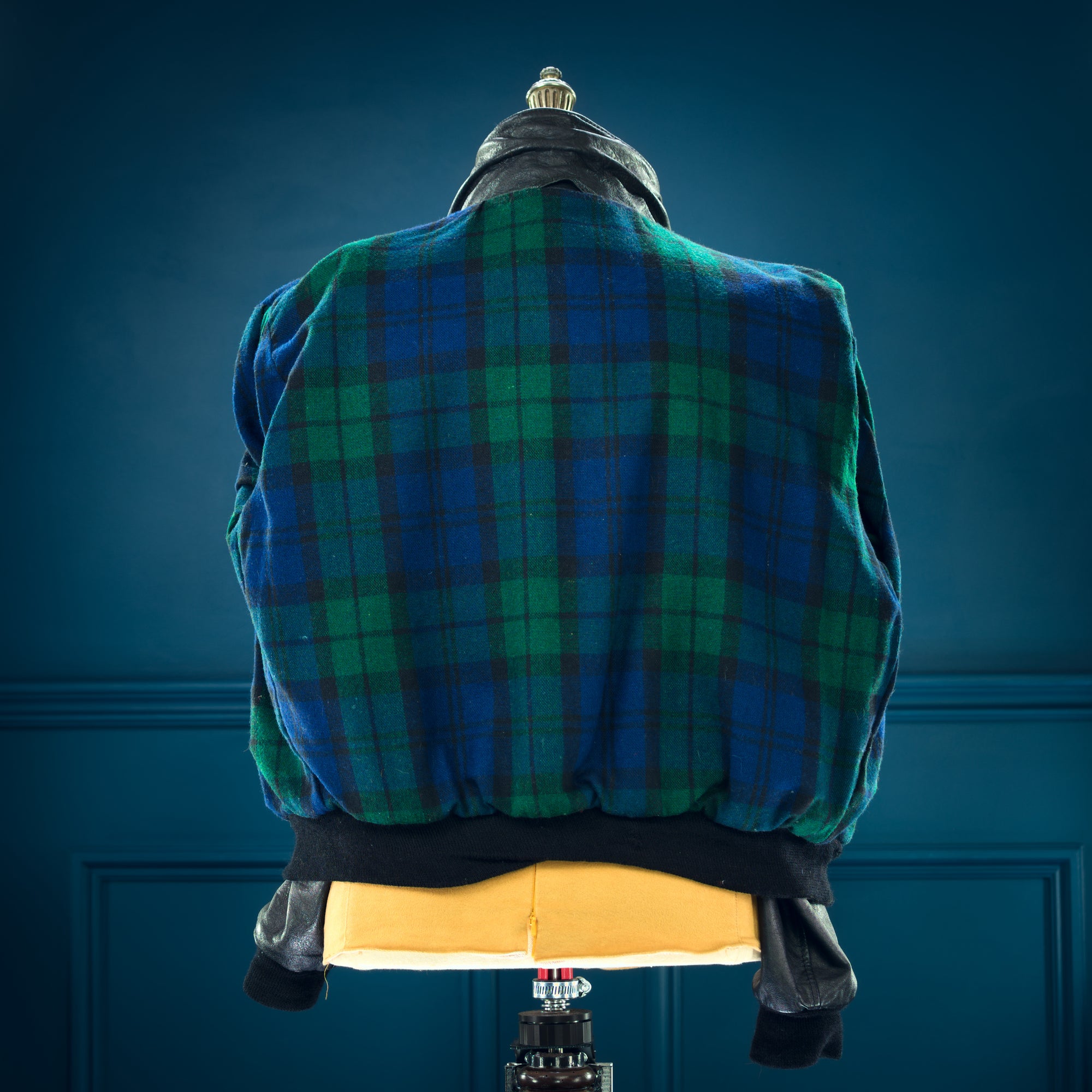 Vintage 1980s British Calfskin Black Bomber Flight Aviator Leather Jacket “M”