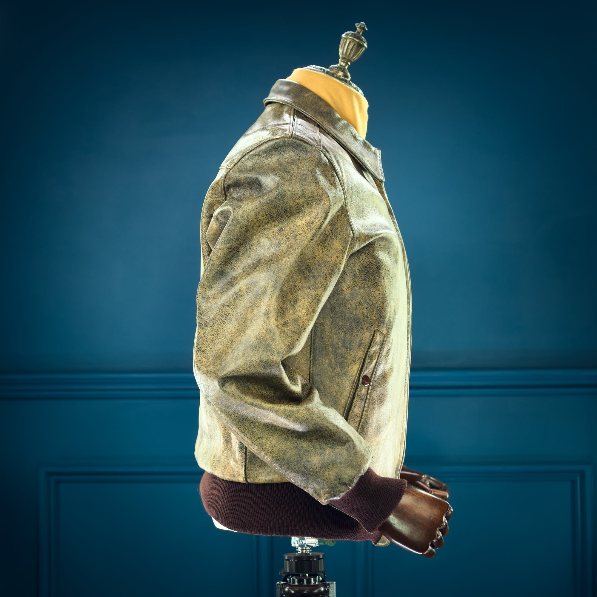 Vintage 1980s American Flight Bomber Aviator Buffalo Hide Leather Jacket “M”