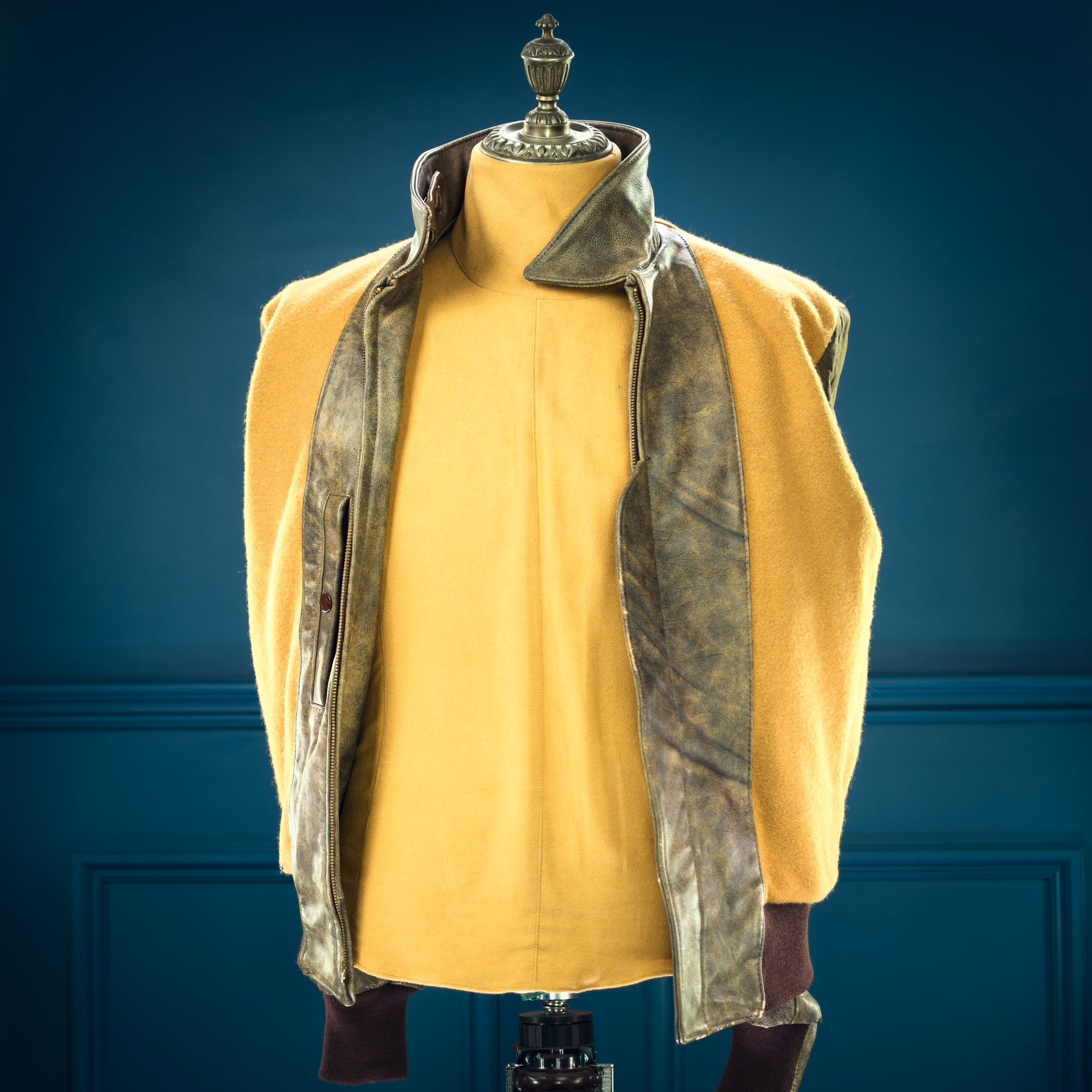 Vintage 1980s American Flight Bomber Aviator Buffalo Hide Leather Jacket “M”