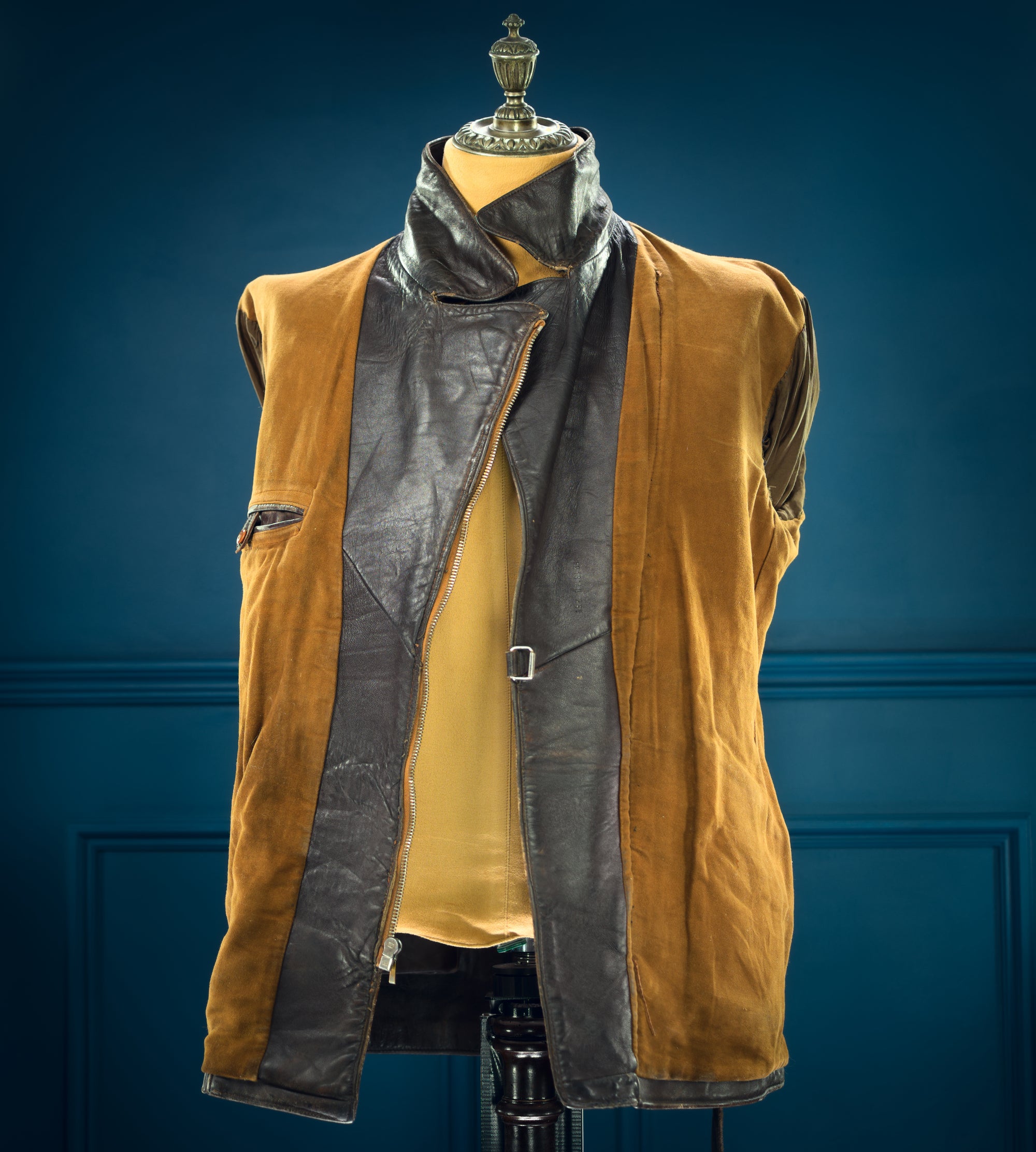 Vintage 1940s West German Sheepskin Border Police Dispatch Leather Jacket “M”