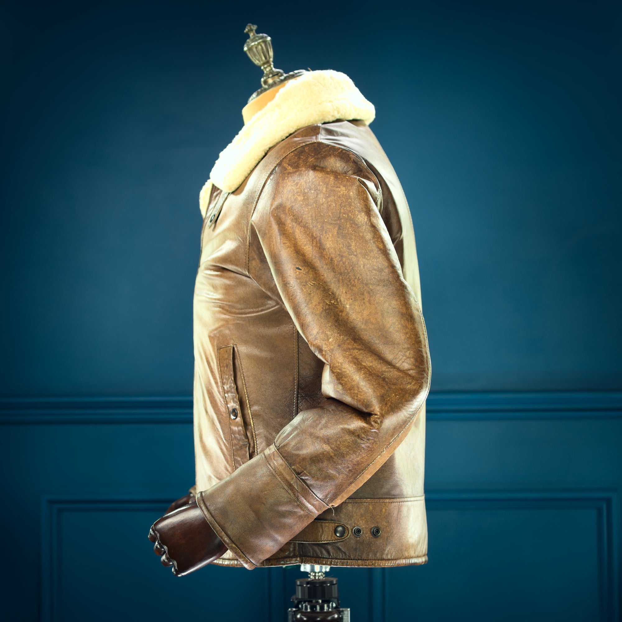 Vintage 1980s British Sheepskin Flight Aviator Bomber Leather Jacket “M”