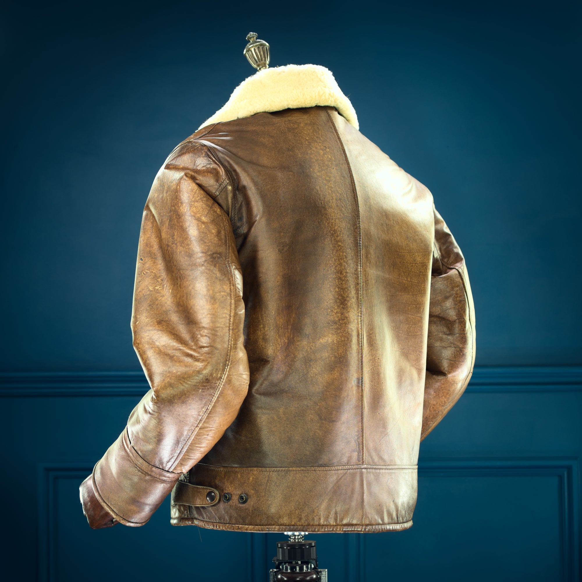 Vintage 1980s British Sheepskin Flight Aviator Bomber Leather Jacket “M”