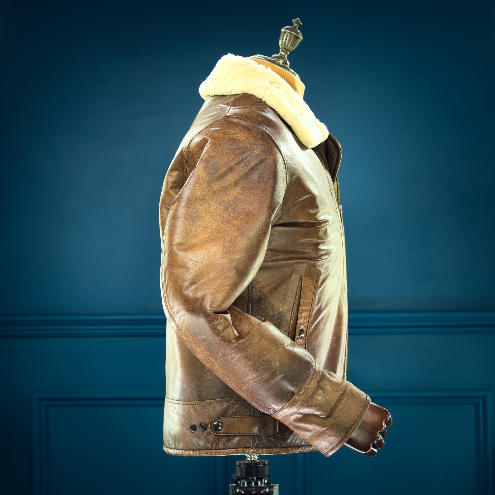 Vintage 1980s British Sheepskin Flight Aviator Bomber Leather Jacket “M”