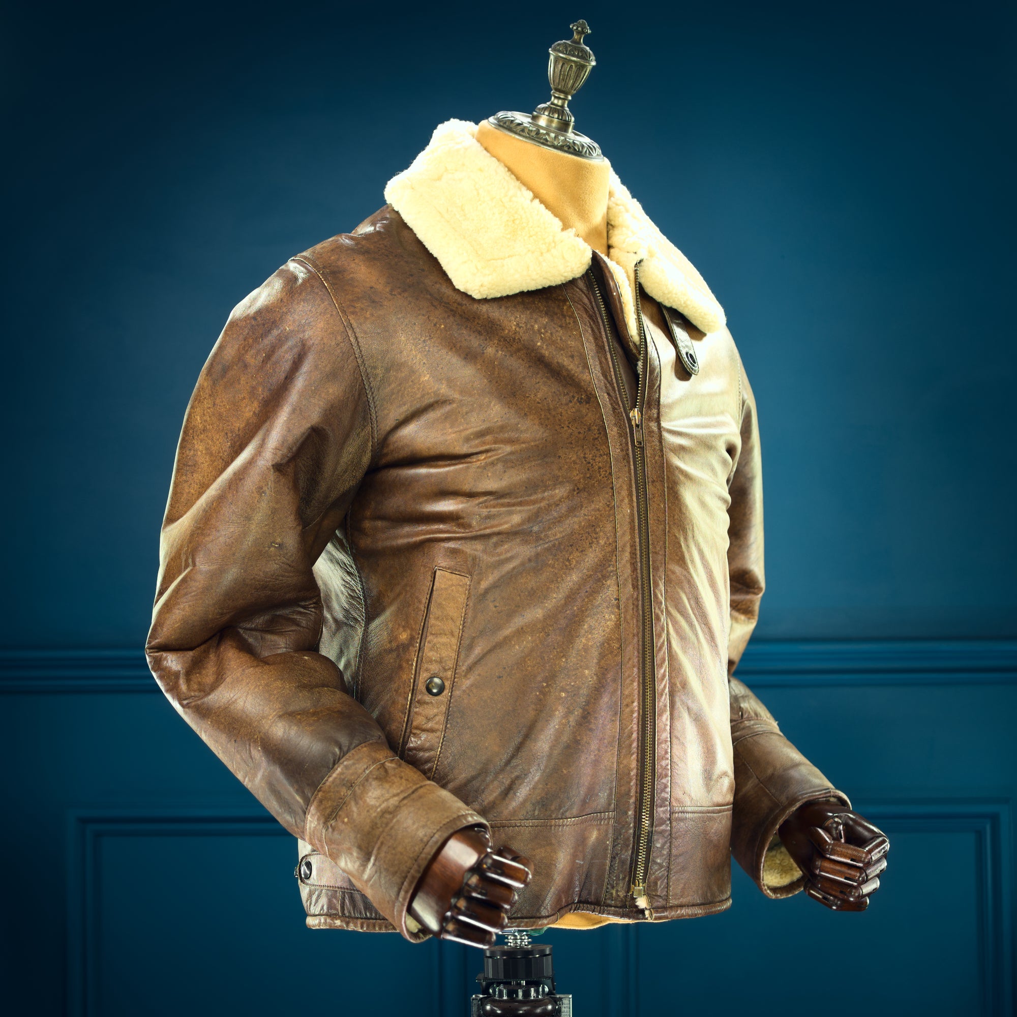 Vintage 1980s British Sheepskin Flight Aviator Bomber Leather Jacket “M”