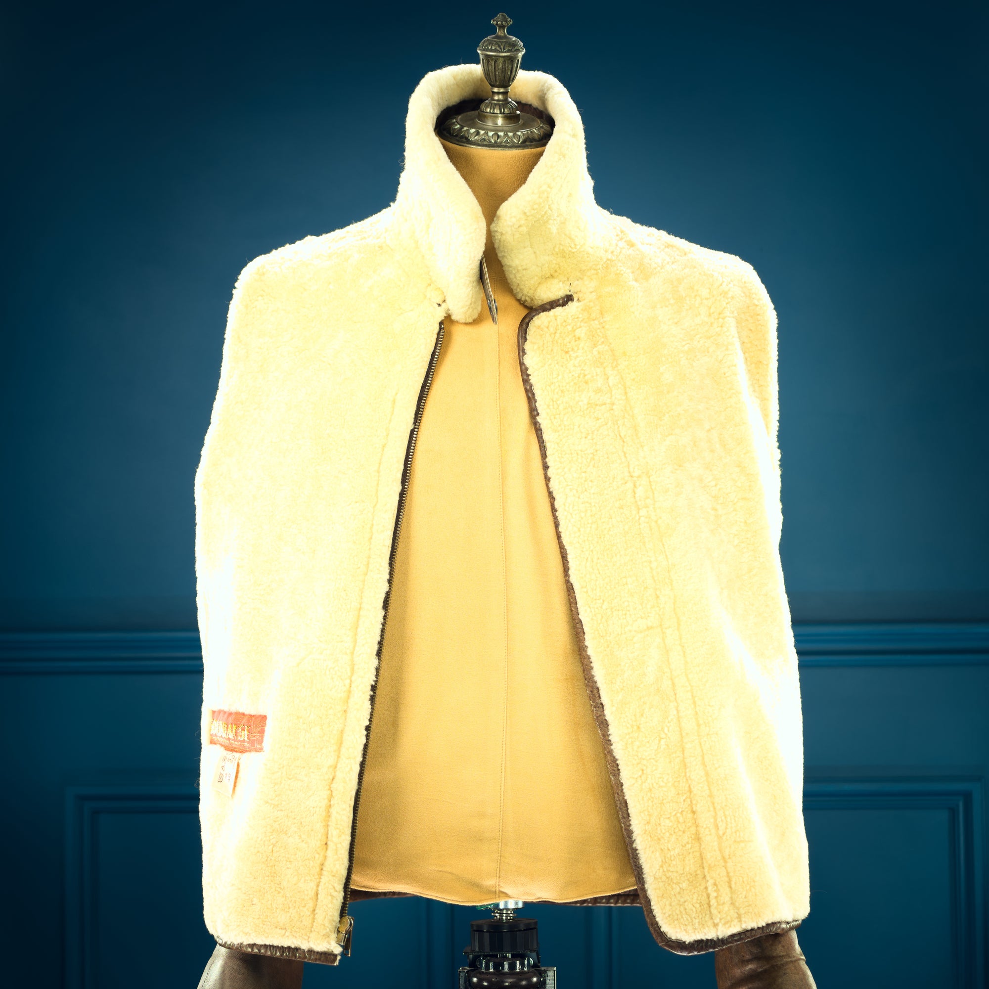 Vintage 1980s British Sheepskin Flight Aviator Bomber Leather Jacket “M”