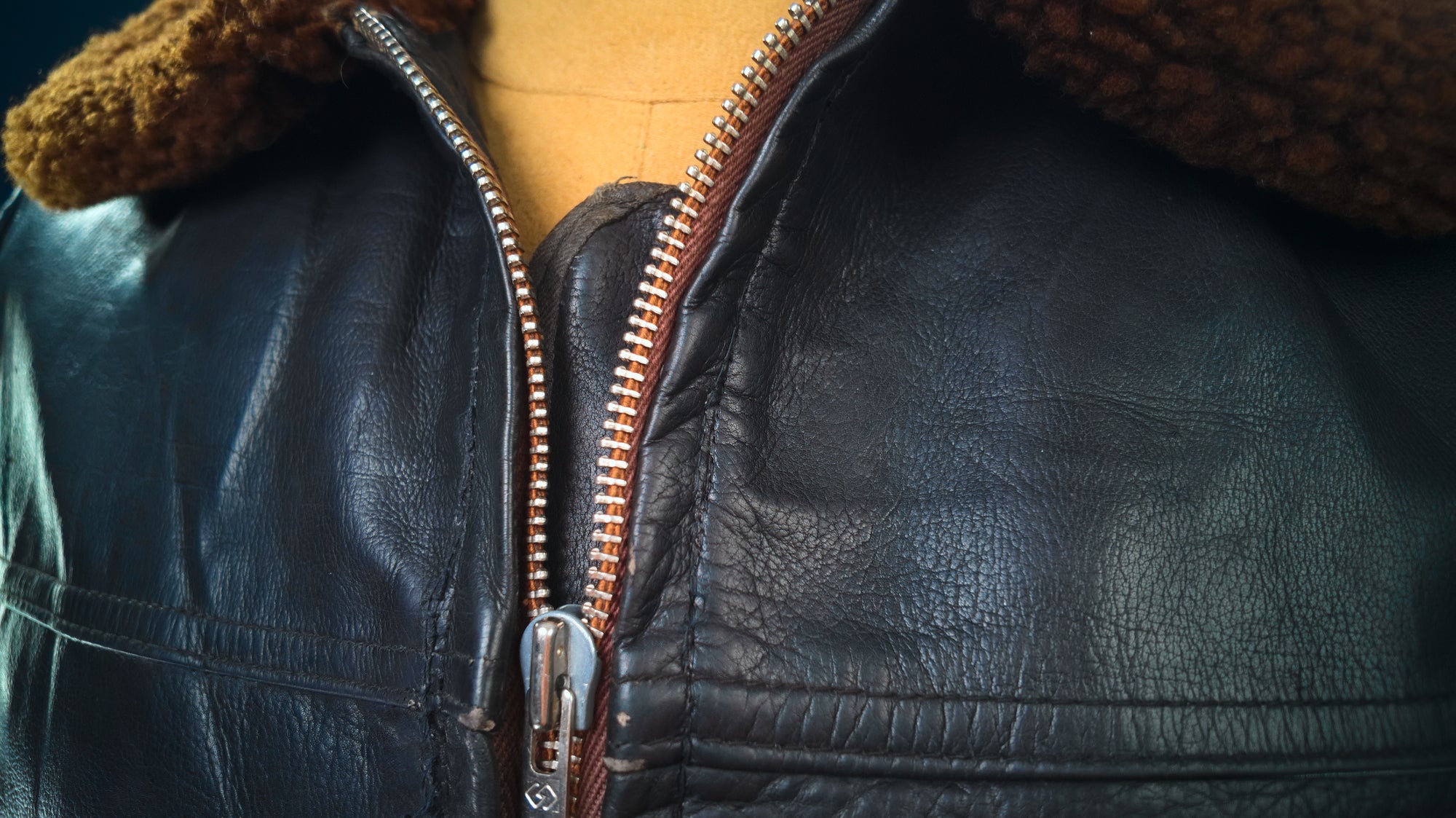 Vintage 1950s Cold War Czech Flight Aviator Bomber Leather Jacket Fur Collar “L”