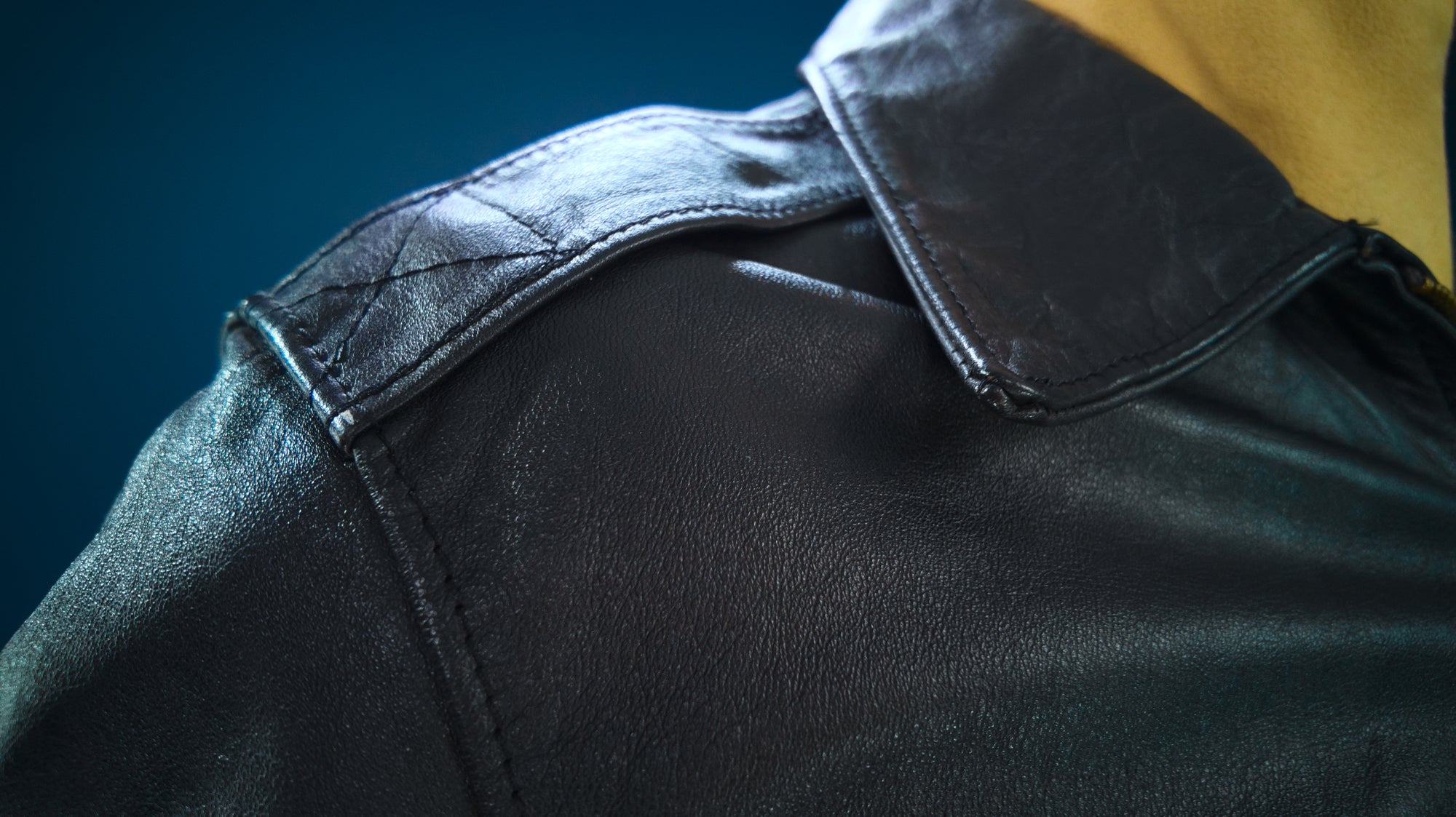 Vintage 1980s British Calfskin Black Bomber Flight Aviator Leather Jacket “M”