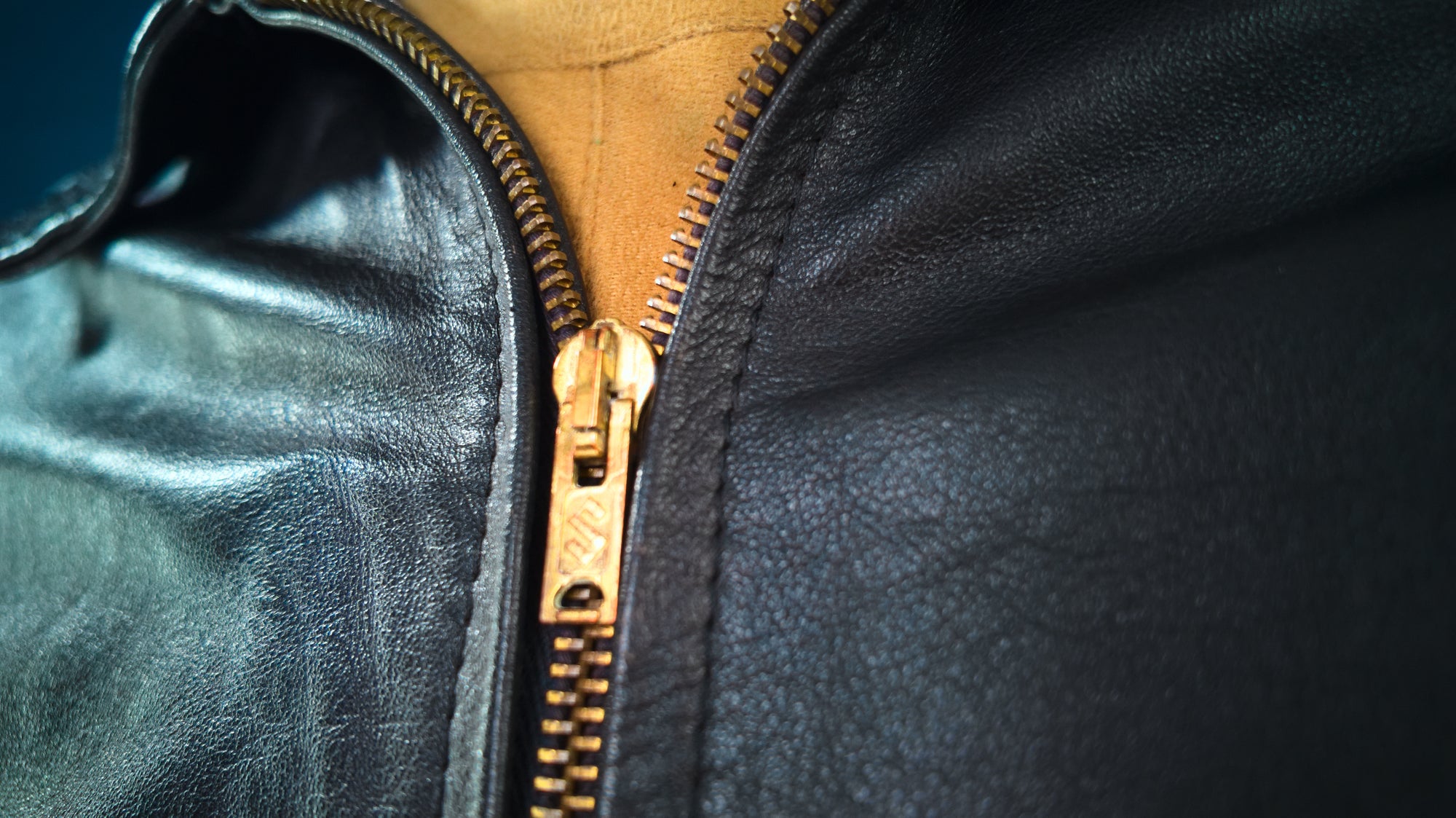 Vintage 1980s British Calfskin Black Bomber Flight Aviator Leather Jacket “M”