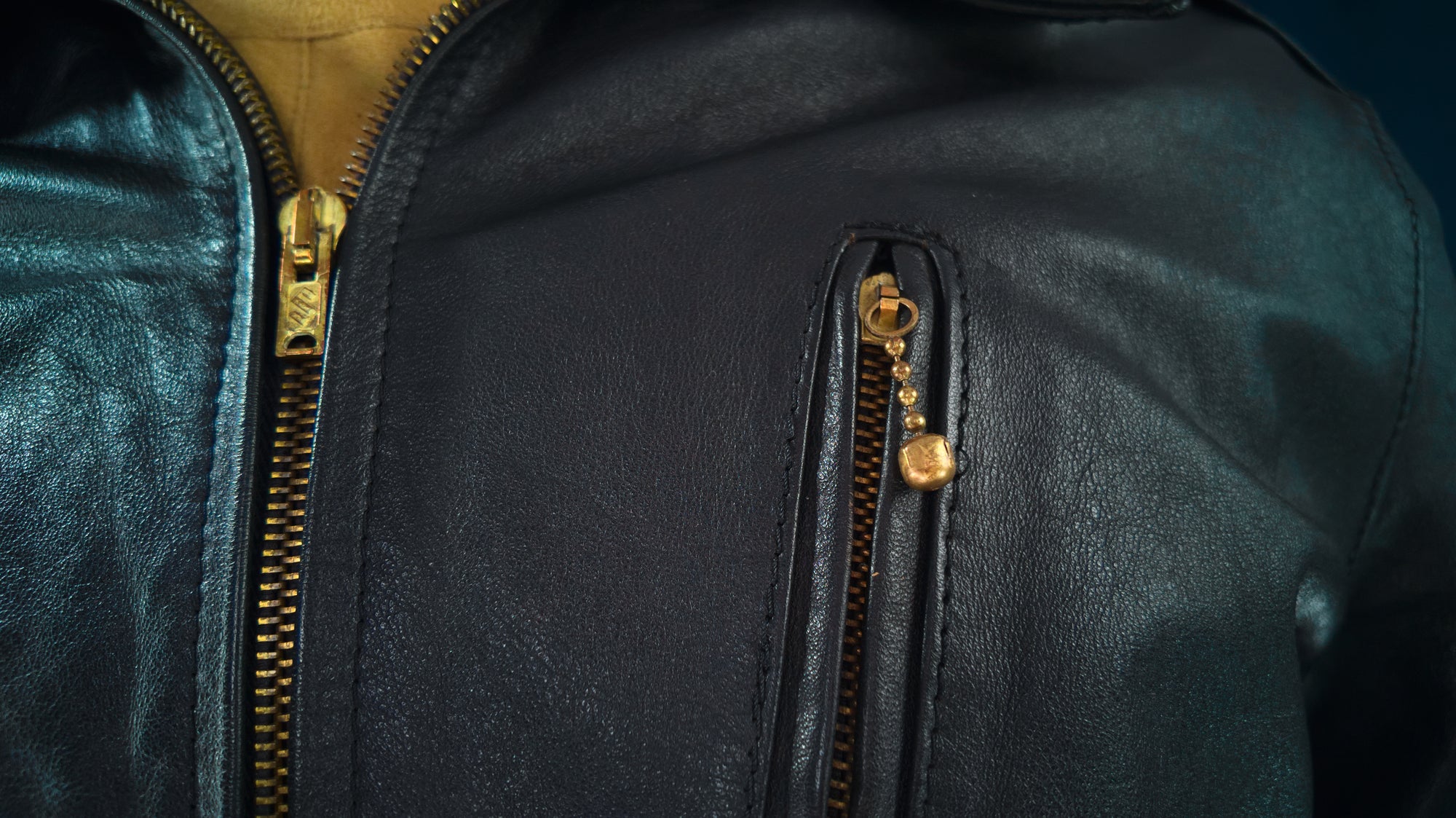 Vintage 1980s British Calfskin Black Bomber Flight Aviator Leather Jacket “M”