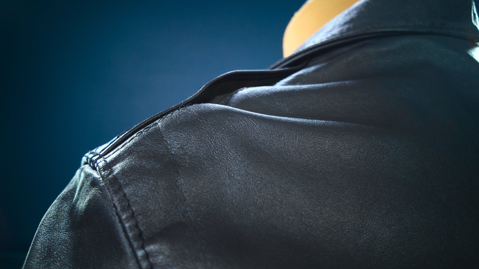 Vintage 1980s British Calfskin Black Bomber Flight Aviator Leather Jacket “M”