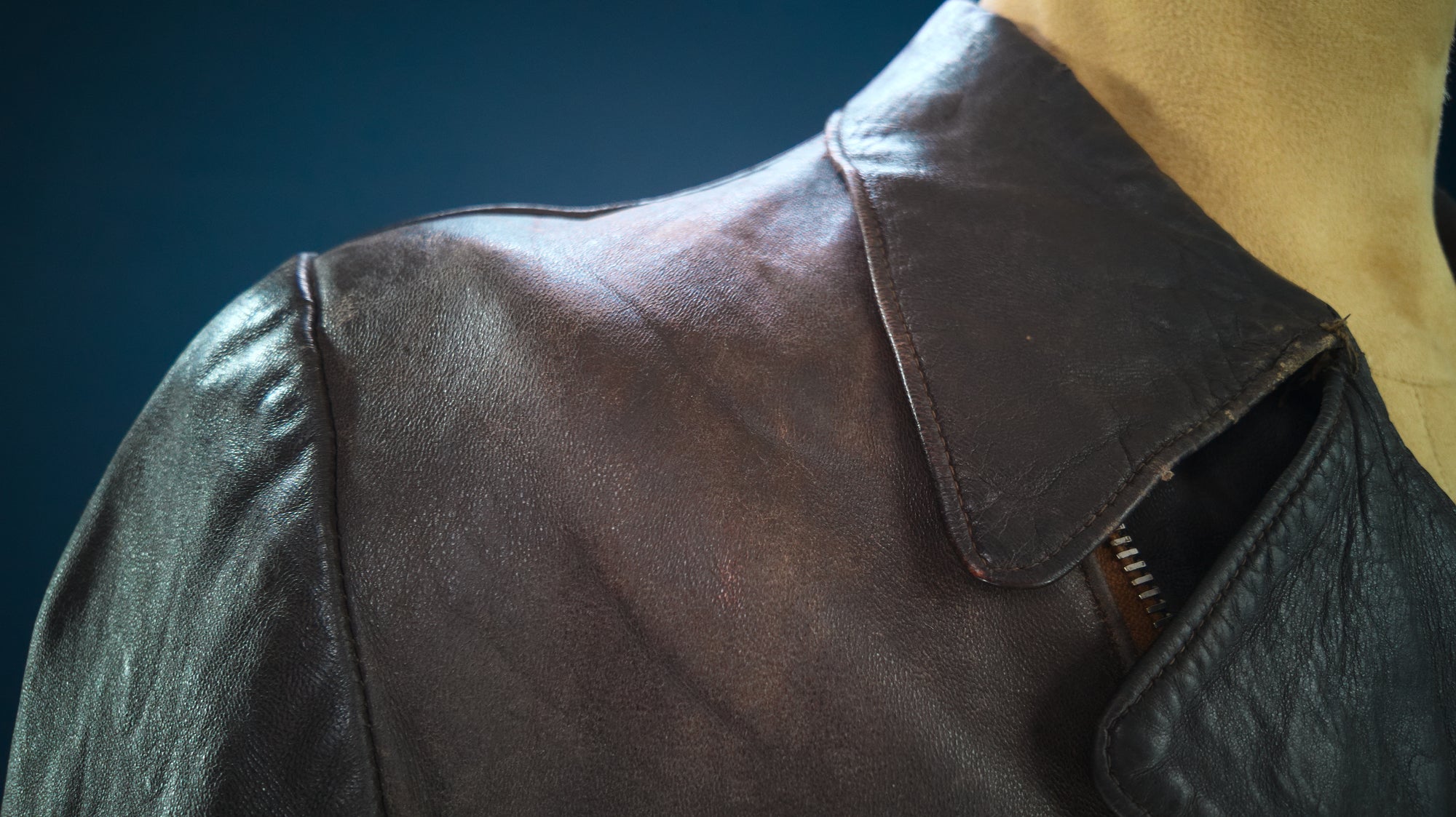 Vintage 1940s West German Sheepskin Border Police Dispatch Leather Jacket “M”