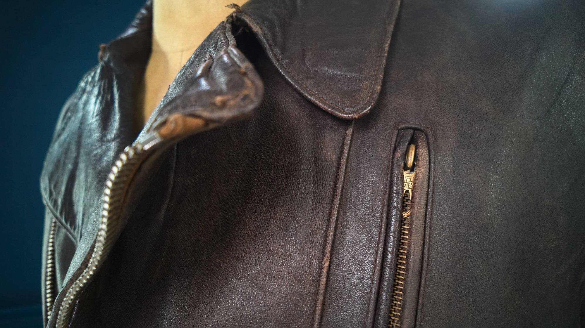 Vintage 1940s West German Sheepskin Border Police Dispatch Leather Jacket “M”