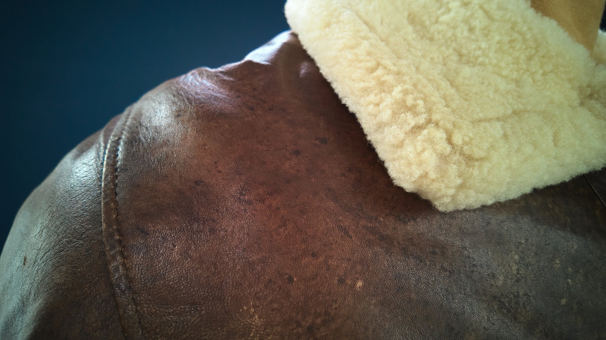 Vintage 1980s British Sheepskin Flight Aviator Bomber Leather Jacket “M”