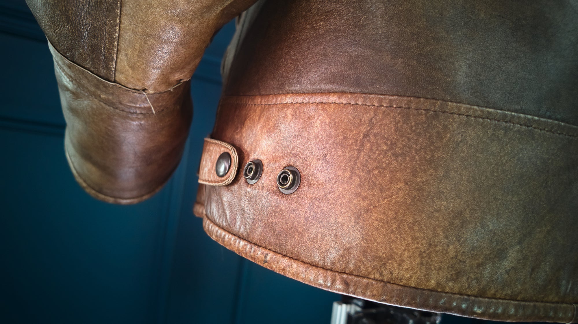 Vintage 1980s British Sheepskin Flight Aviator Bomber Leather Jacket “M”