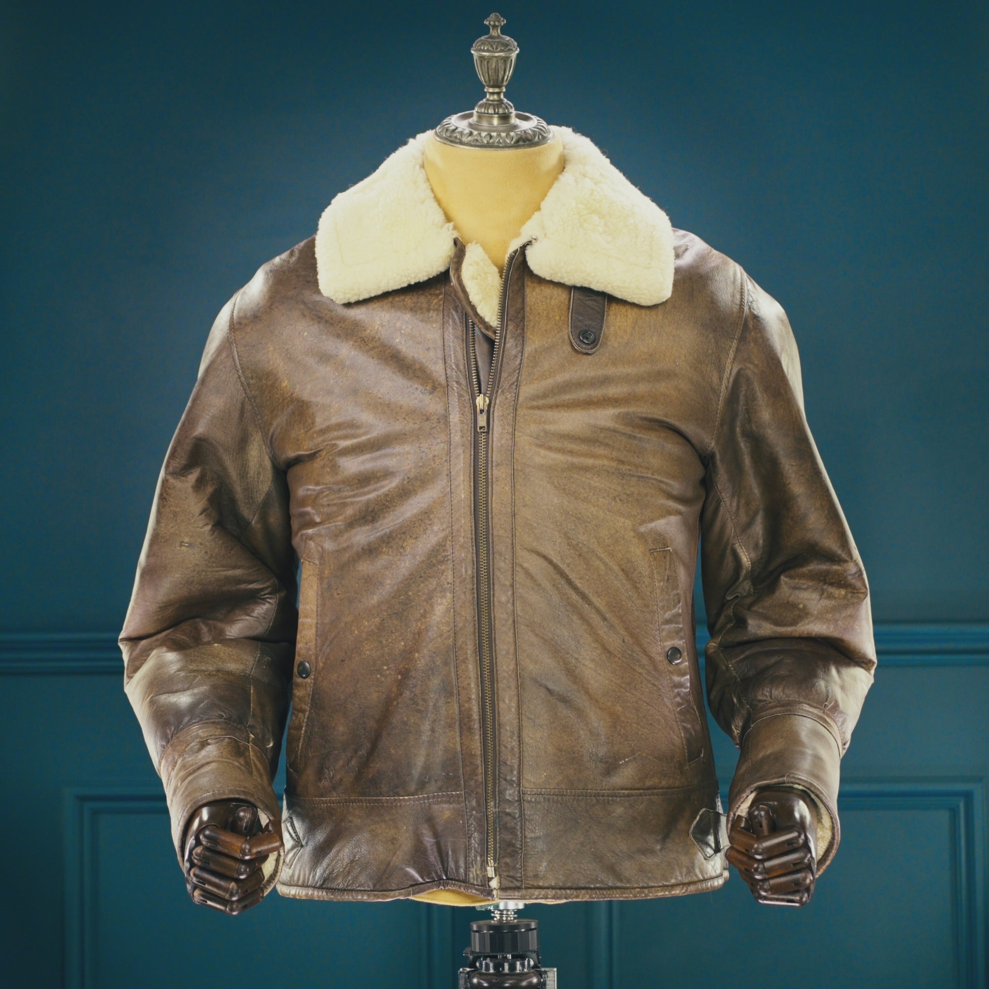 Vintage 1980s British Sheepskin Flight Aviator Bomber Leather Jacket “M”