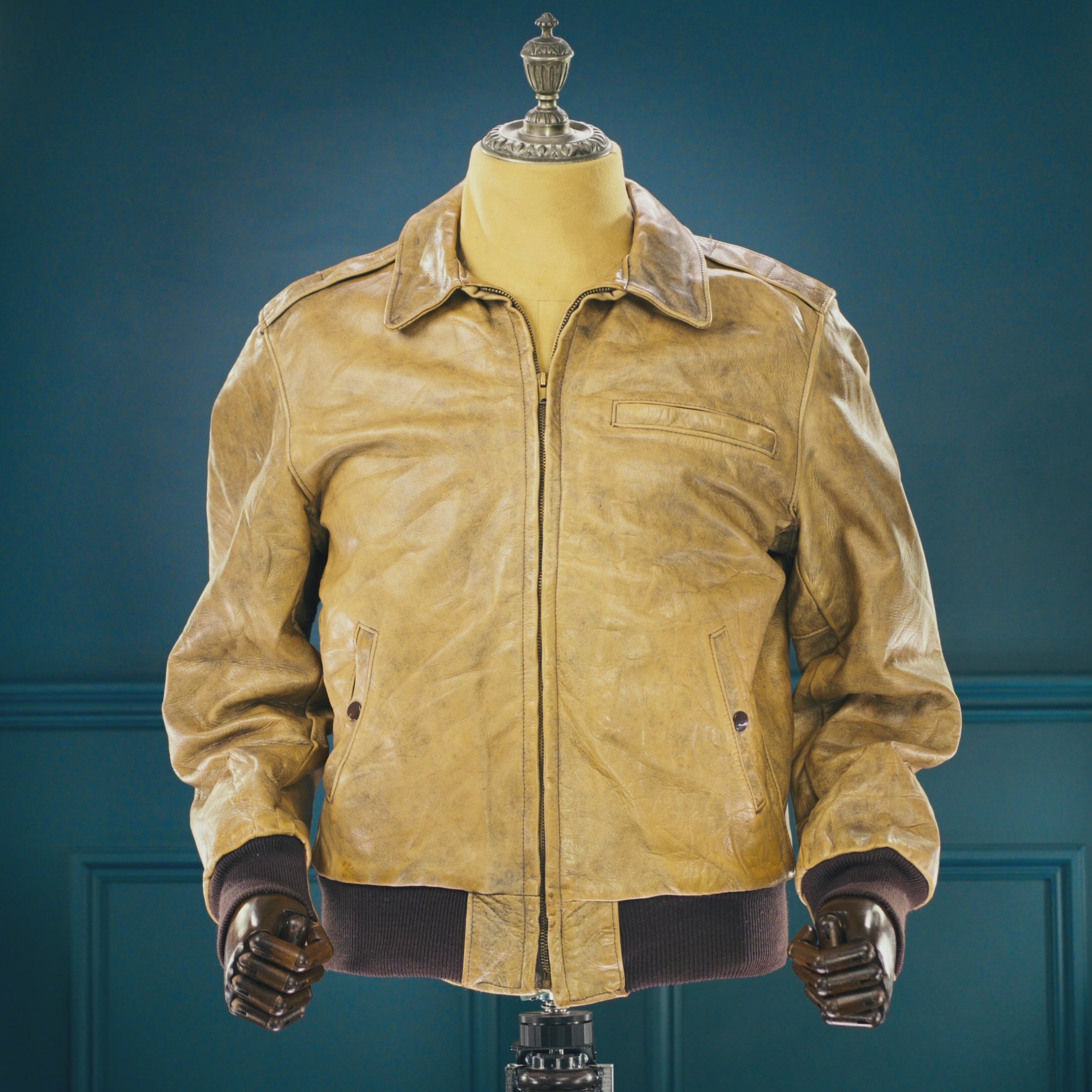 Vintage 1980s American Steerhide Flight Bomber Aviator Leather Jacket “M”