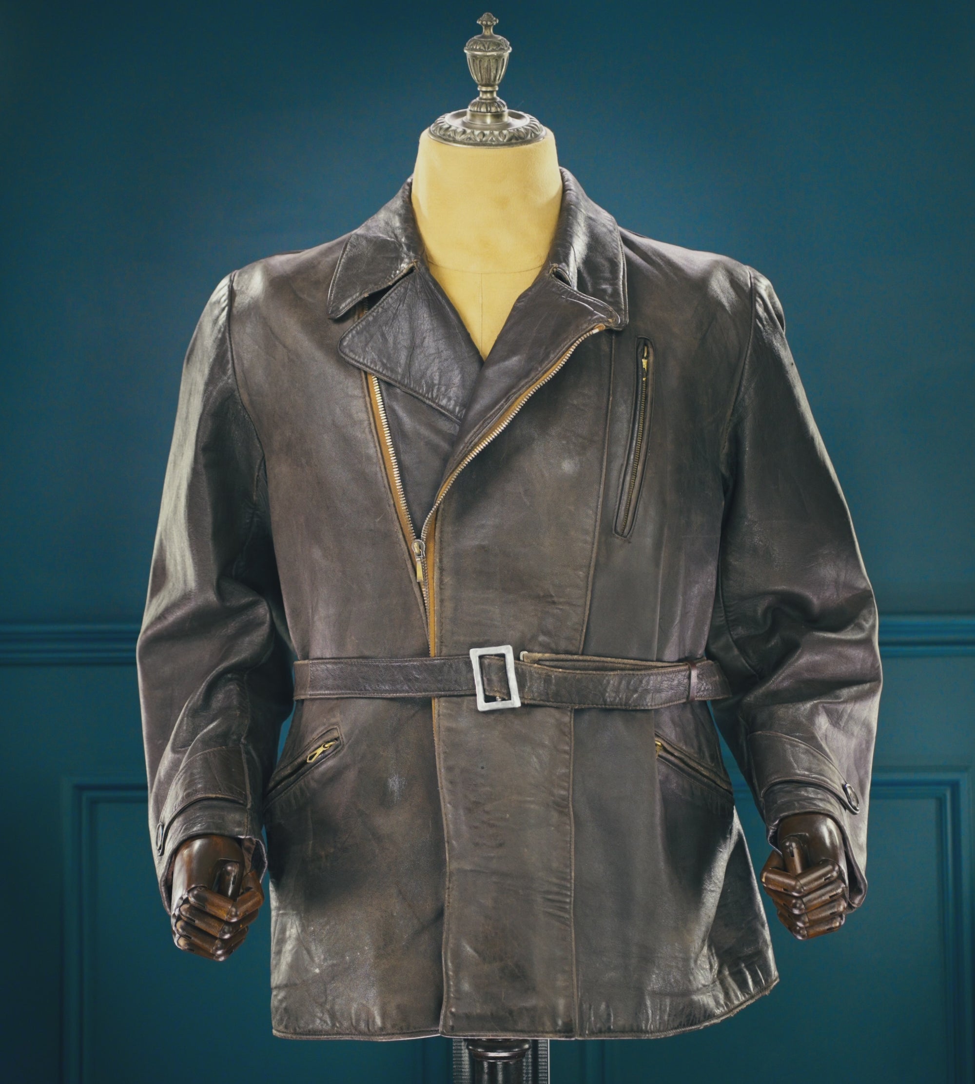 Vintage 1940s West German Sheepskin Border Police Dispatch Leather Jacket “M”